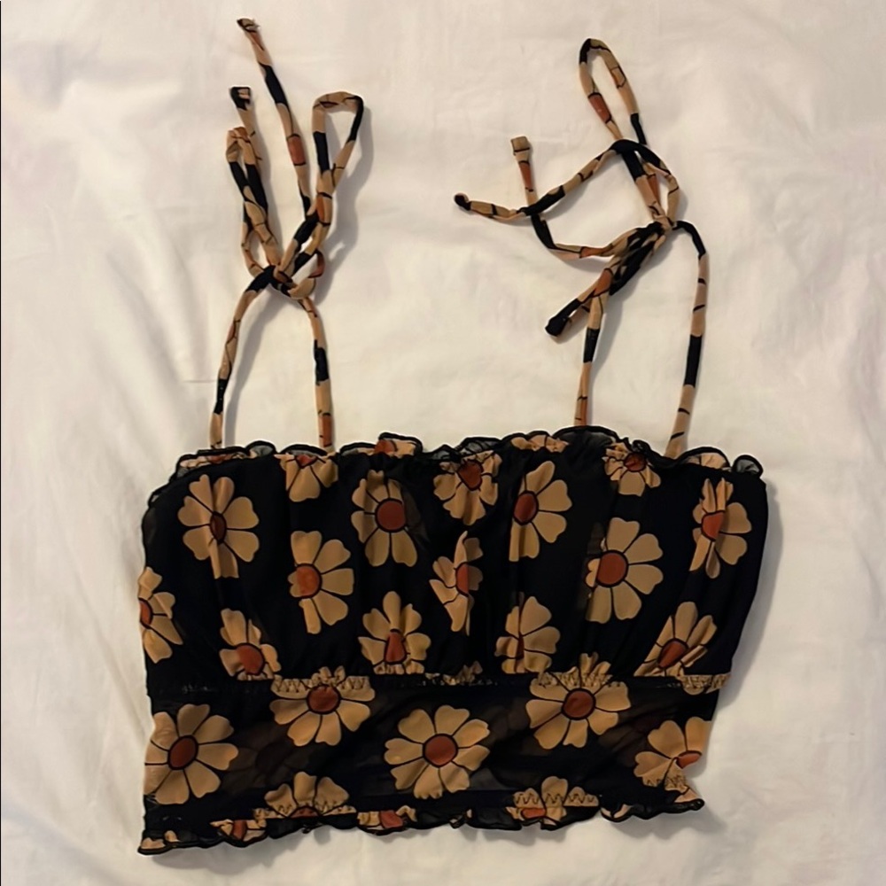 Daisy flower crop top